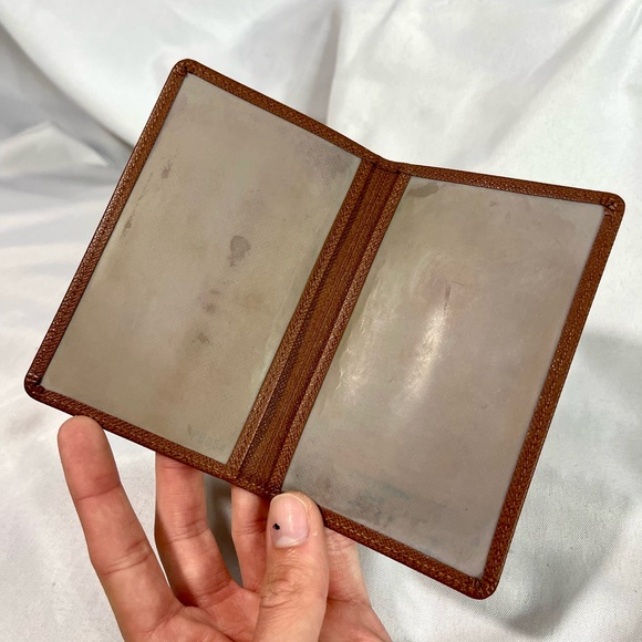 Louis Vuitton | genuine slim brown leather travel bifold passport/ID cardholder - Picture 4 of 6